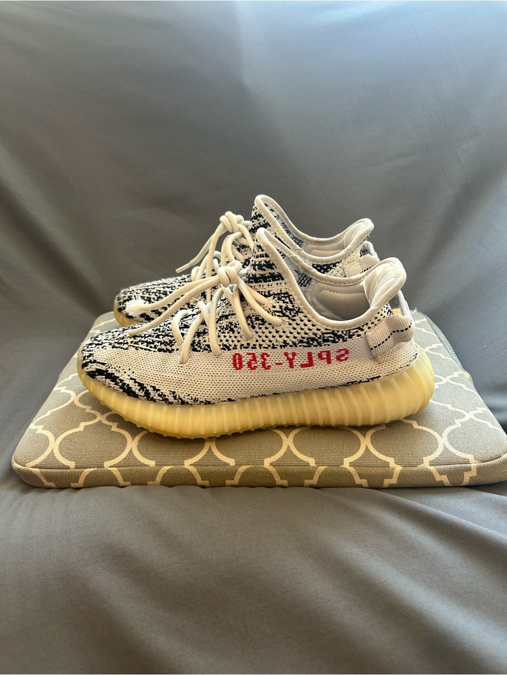 Adidas / Yeezy Boost 350 V2 'Zebra' 2022/2023 - Picture 3 of 8